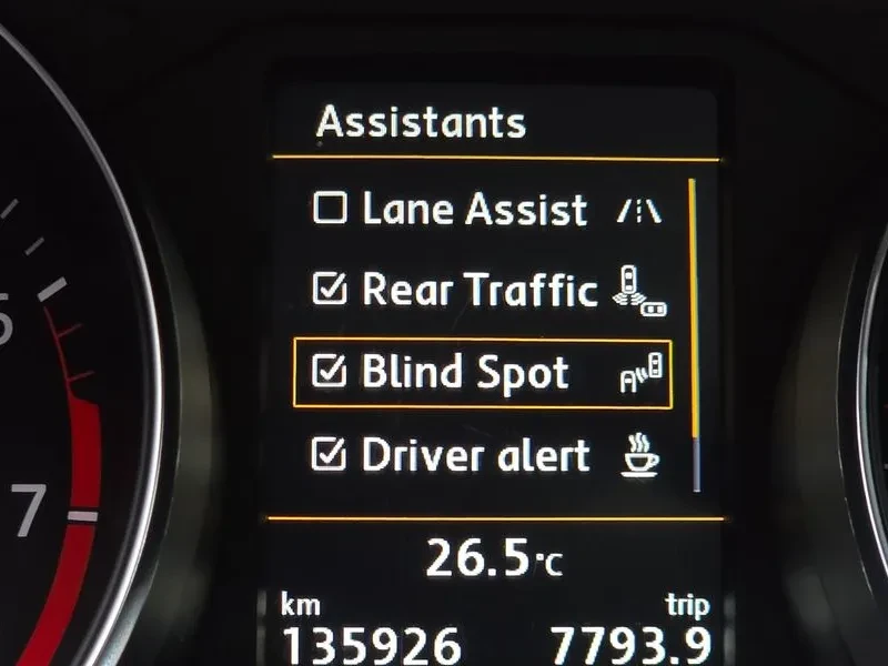 VW Passat  2.0 Tdi Prestige, снимка 17 - Автомобили и джипове - 55923223