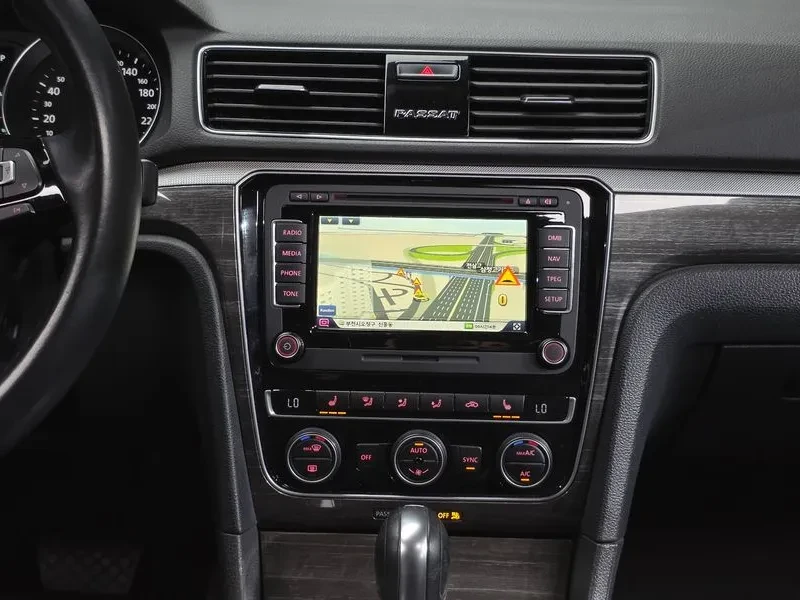 VW Passat  2.0 Tdi Prestige, снимка 14 - Автомобили и джипове - 55923223
