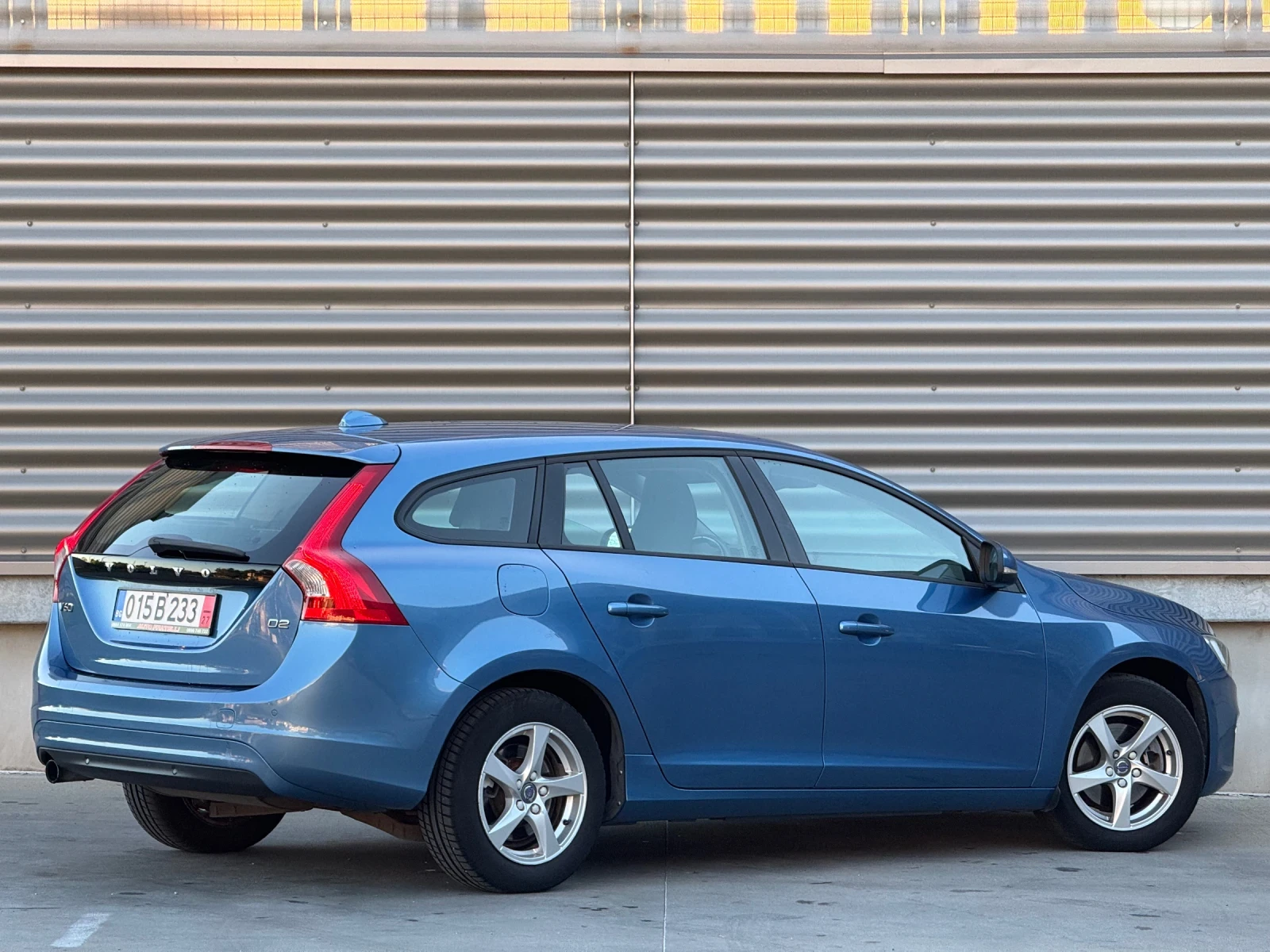Volvo V60 1.6D СОБСТВЕН ЛИЗИНГ* БАРТЕР* НОВА - изображение 4