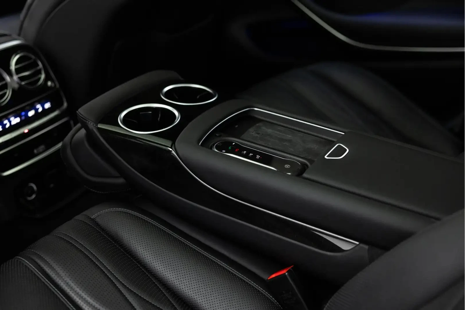 Mercedes-Benz S 63 AMG Long 4Matic Chauffeur Package - изображение 6