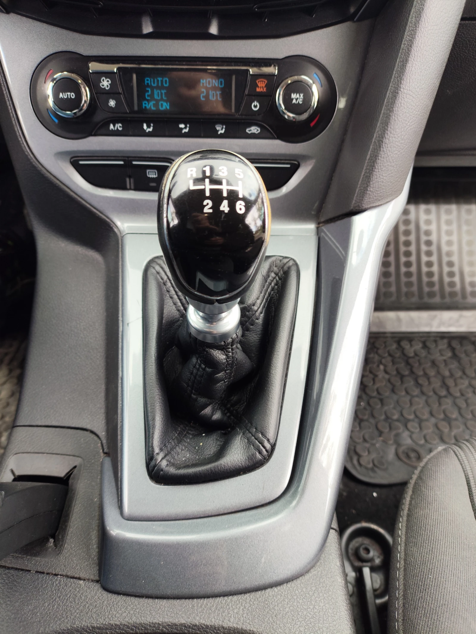 Ford Focus MK3 1.6TDCI Titanium Перфектен - изображение 7