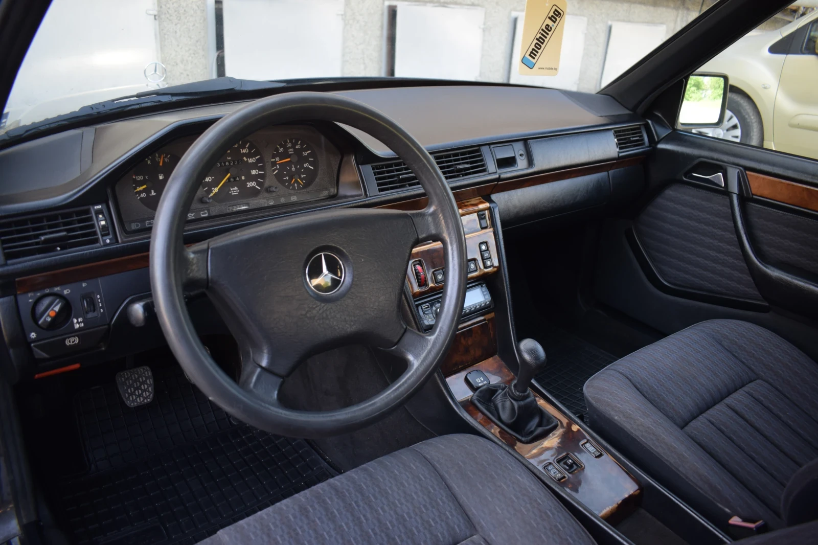 Mercedes-Benz 124 250D, снимка 15 - Автомобили и джипове - 53563044