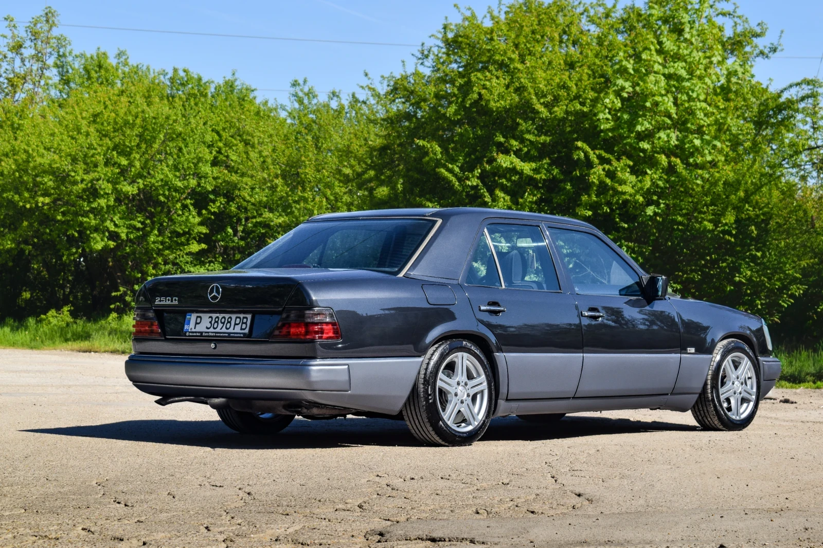 Mercedes-Benz 124 250D, снимка 4 - Автомобили и джипове - 53563044