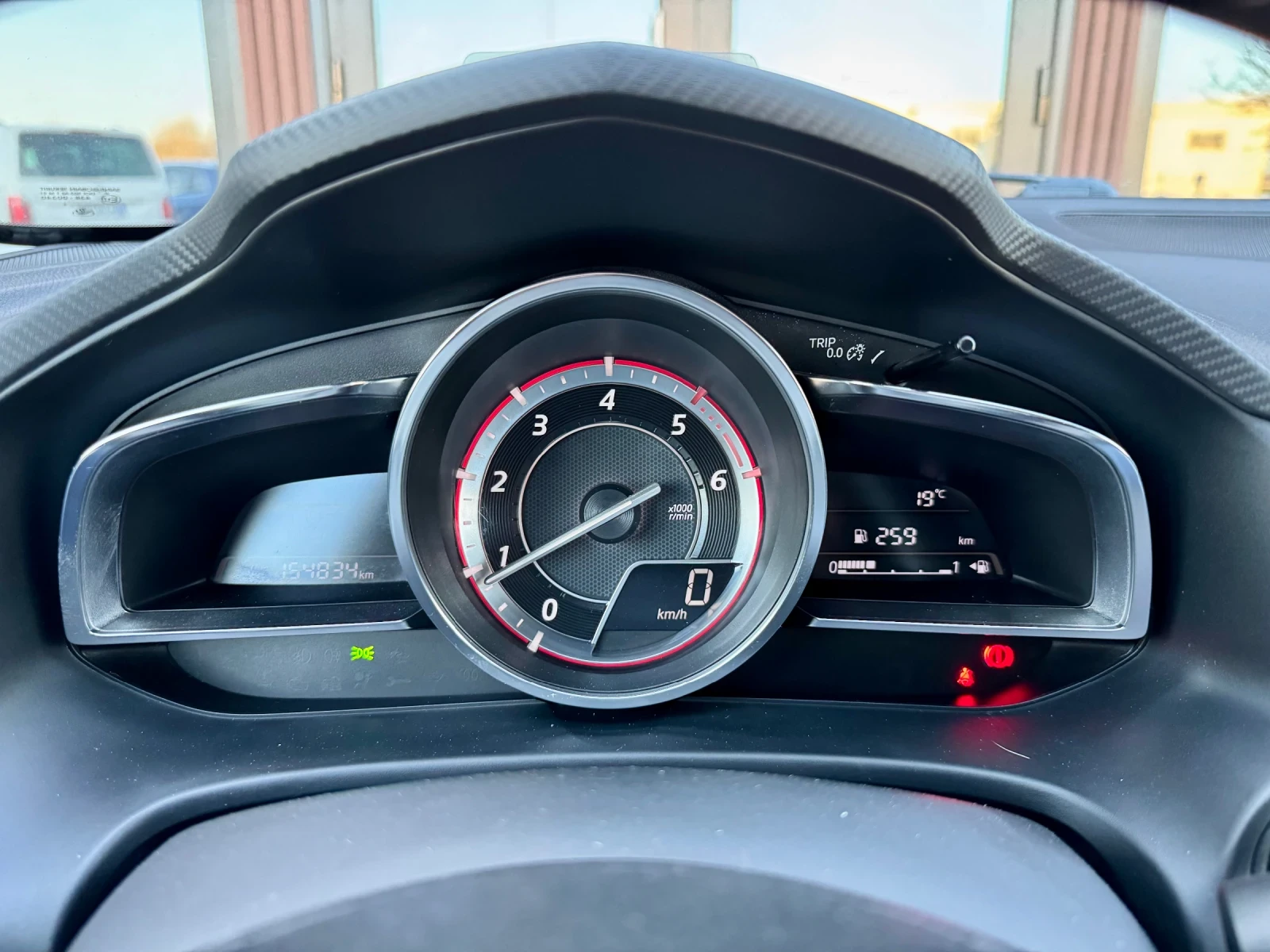 Mazda 3 2.2 SKYACTIV-D* Head up* Bose* Keyless, снимка 9 - Автомобили и джипове - 54137999