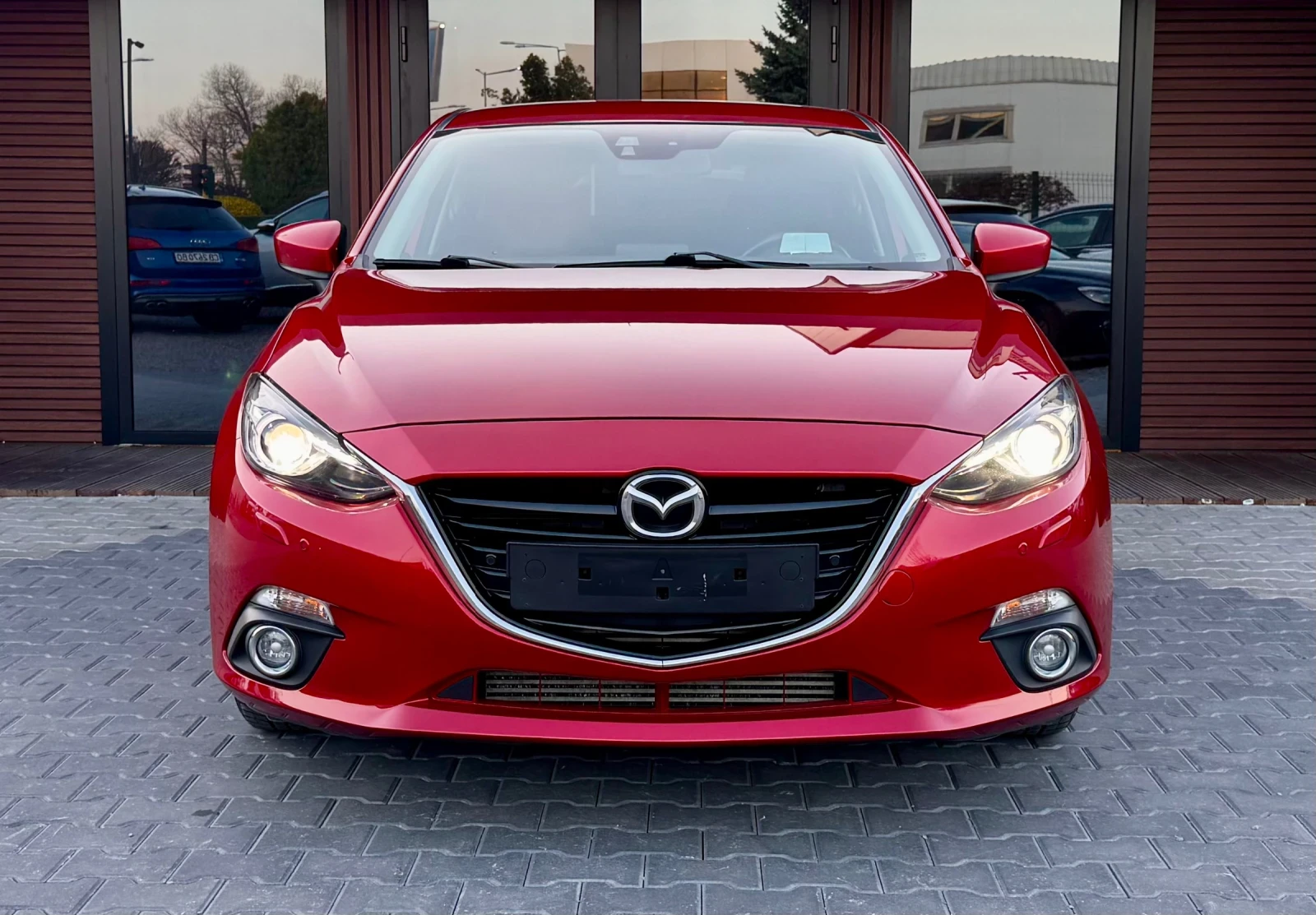 Mazda 3 2.2 SKYACTIV-D* Head up* Bose* Keyless, снимка 2 - Автомобили и джипове - 54137999