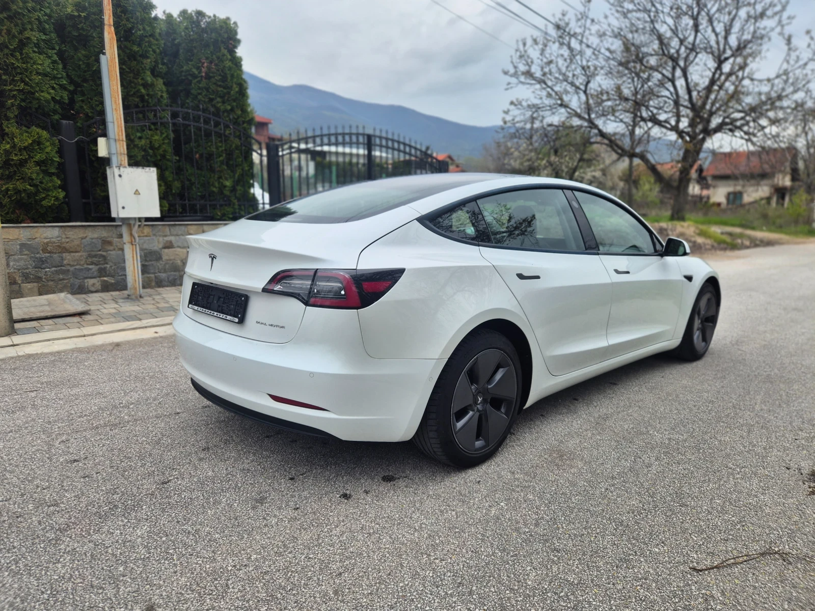 Tesla Model 3 Long Range/Dual Motor/21г/121000км, снимка 4 - Автомобили и джипове - 54224151