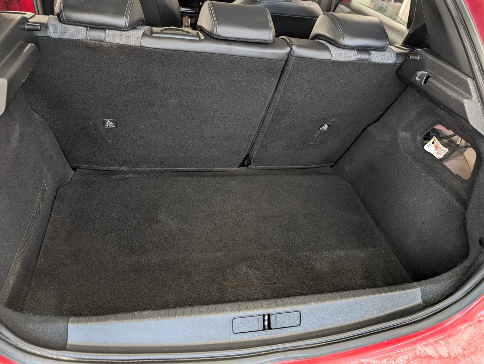 Peugeot 208 e208, снимка 16 - Автомобили и джипове - 54260970