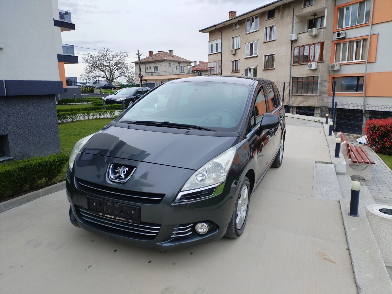 Peugeot 5008 1.6 HDI 112hp Клима 6ск Head up Full