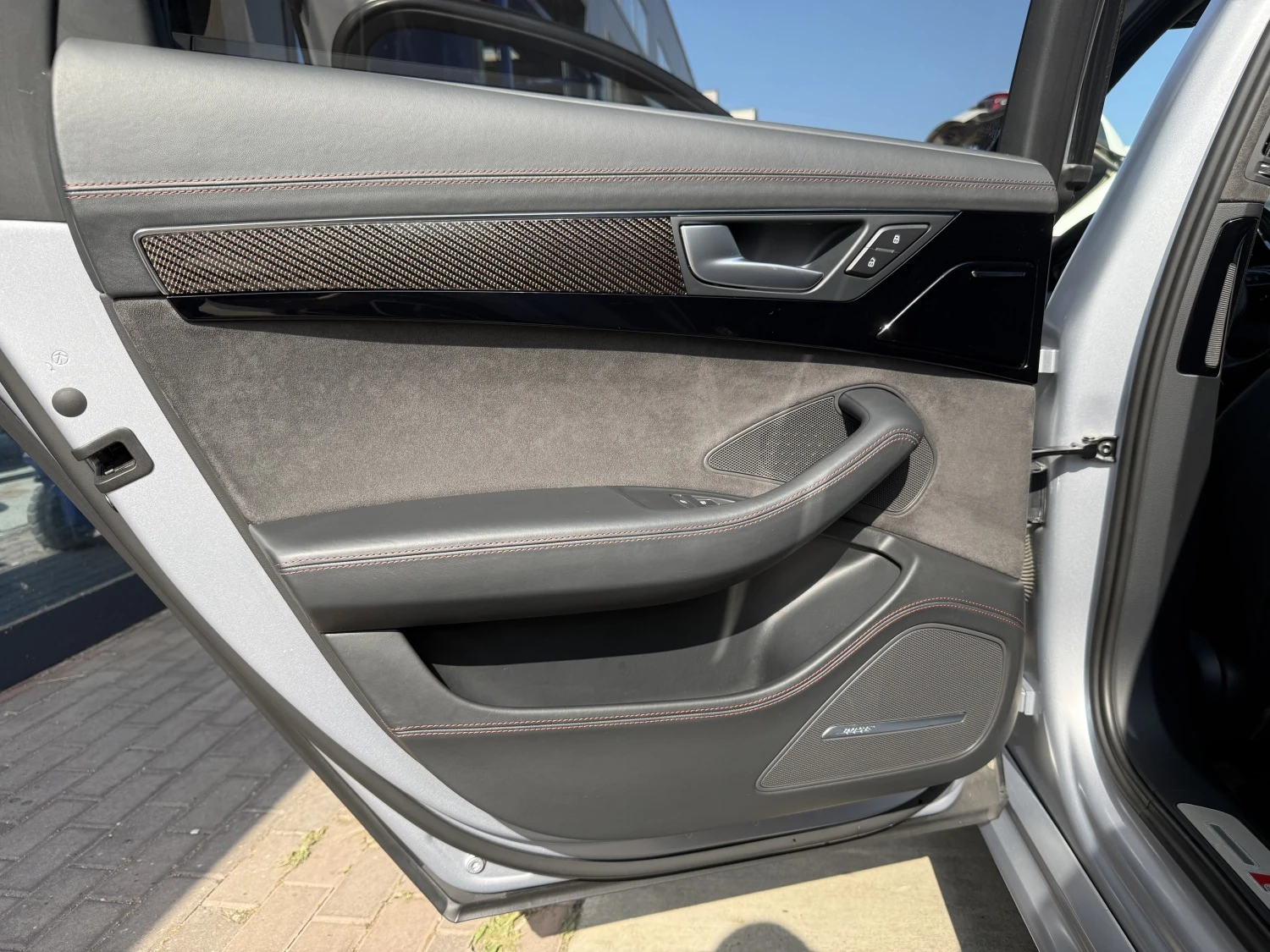 Audi S8 PLUS / CARBON / CERAMIC / 360 /ACC                , снимка 16 - Автомобили и джипове - 55050482