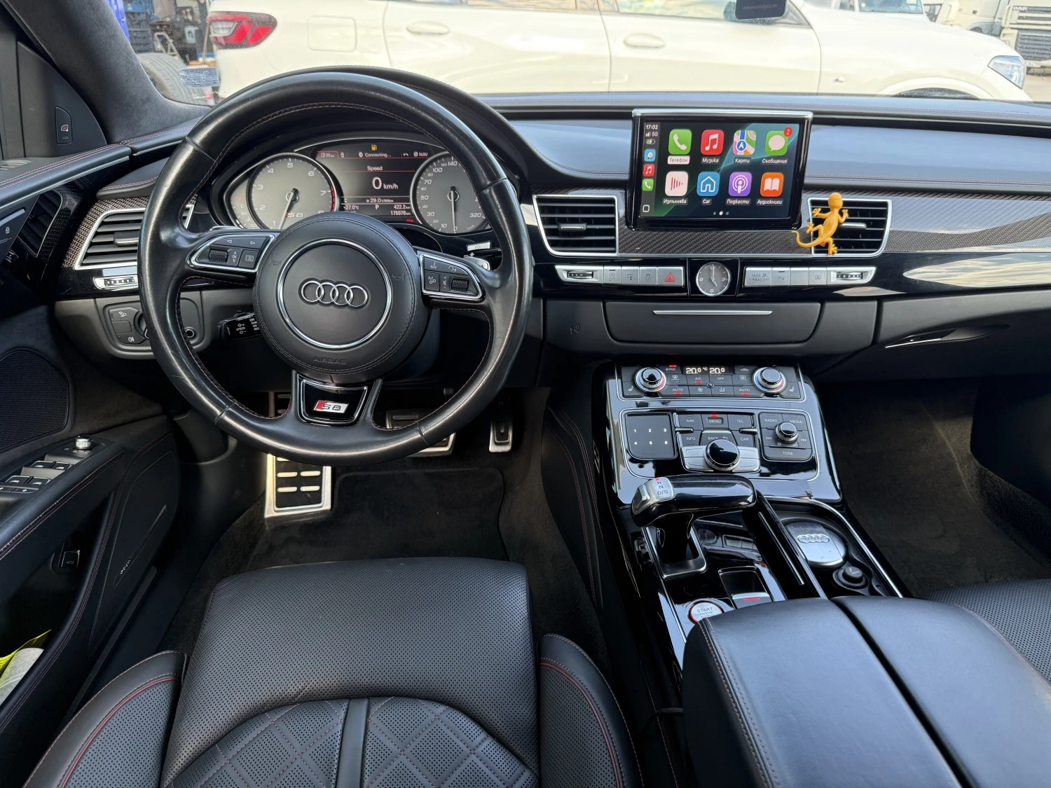 Audi S8 PLUS / CARBON / CERAMIC / 360 /ACC                , снимка 10 - Автомобили и джипове - 55050482