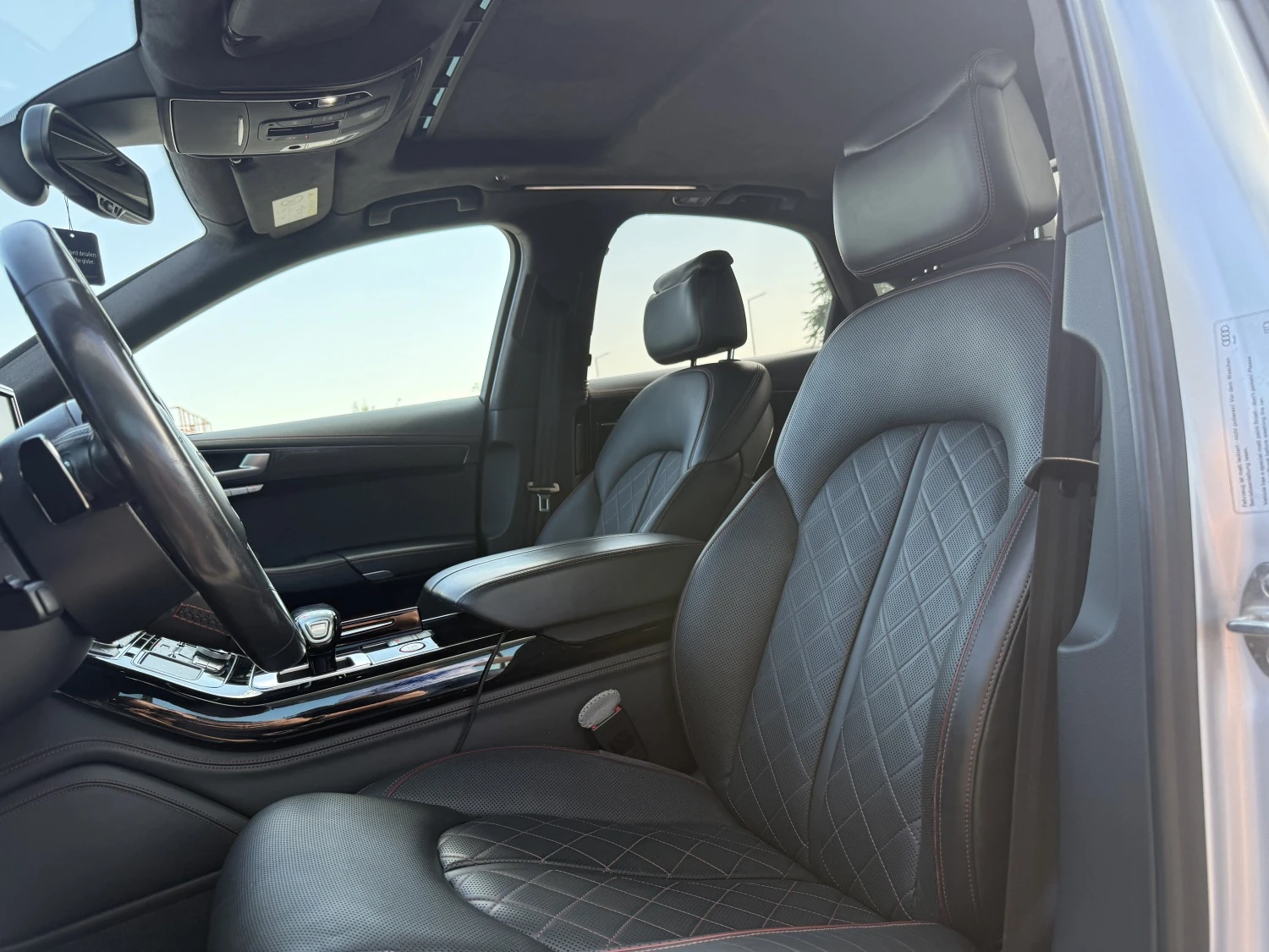 Audi S8 PLUS / CARBON / CERAMIC / 360 /ACC                , снимка 12 - Автомобили и джипове - 55050482