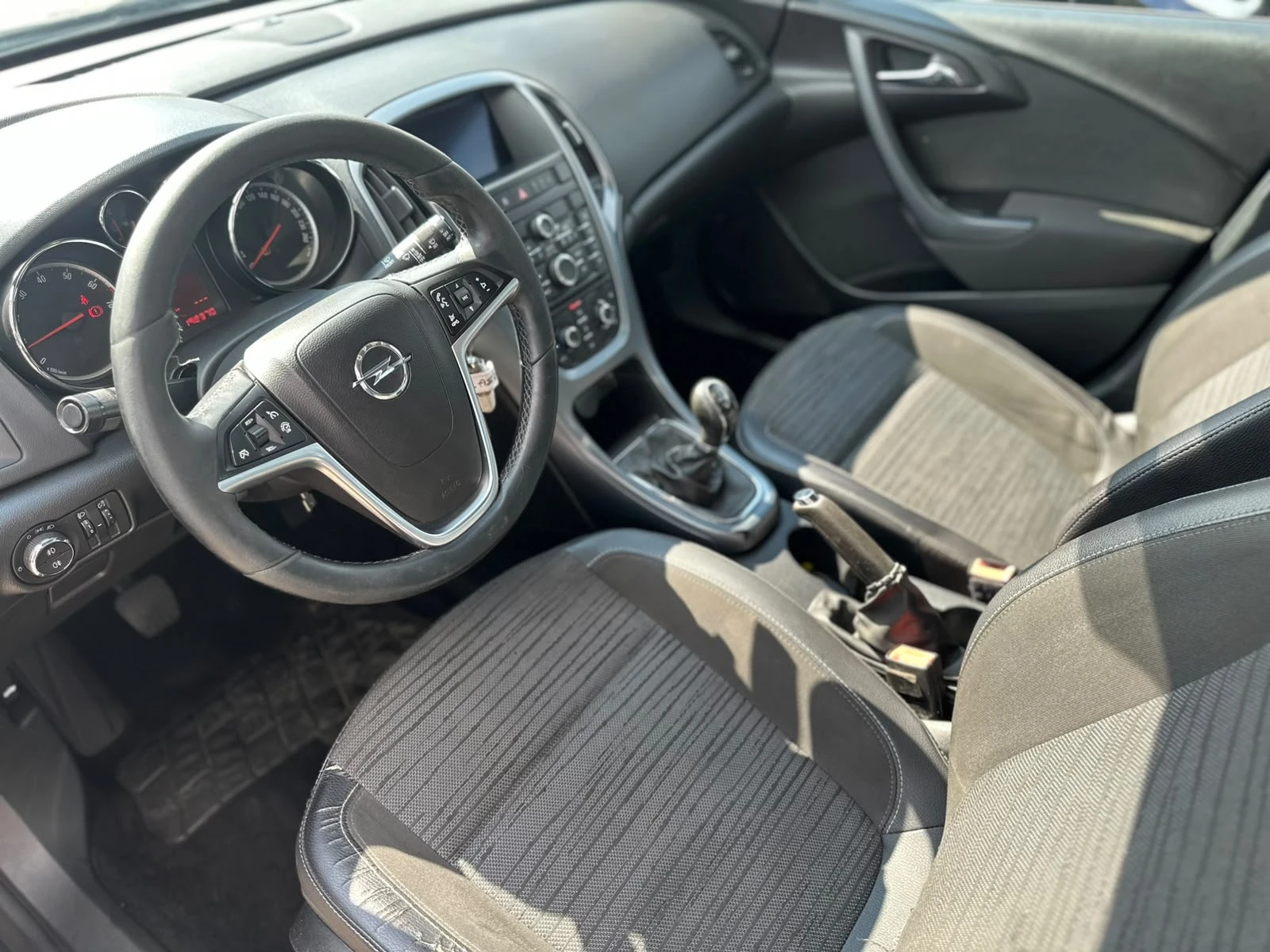 Opel Astra / 1.4I / GAS / EURO 6 /, снимка 9 - Автомобили и джипове - 55218149