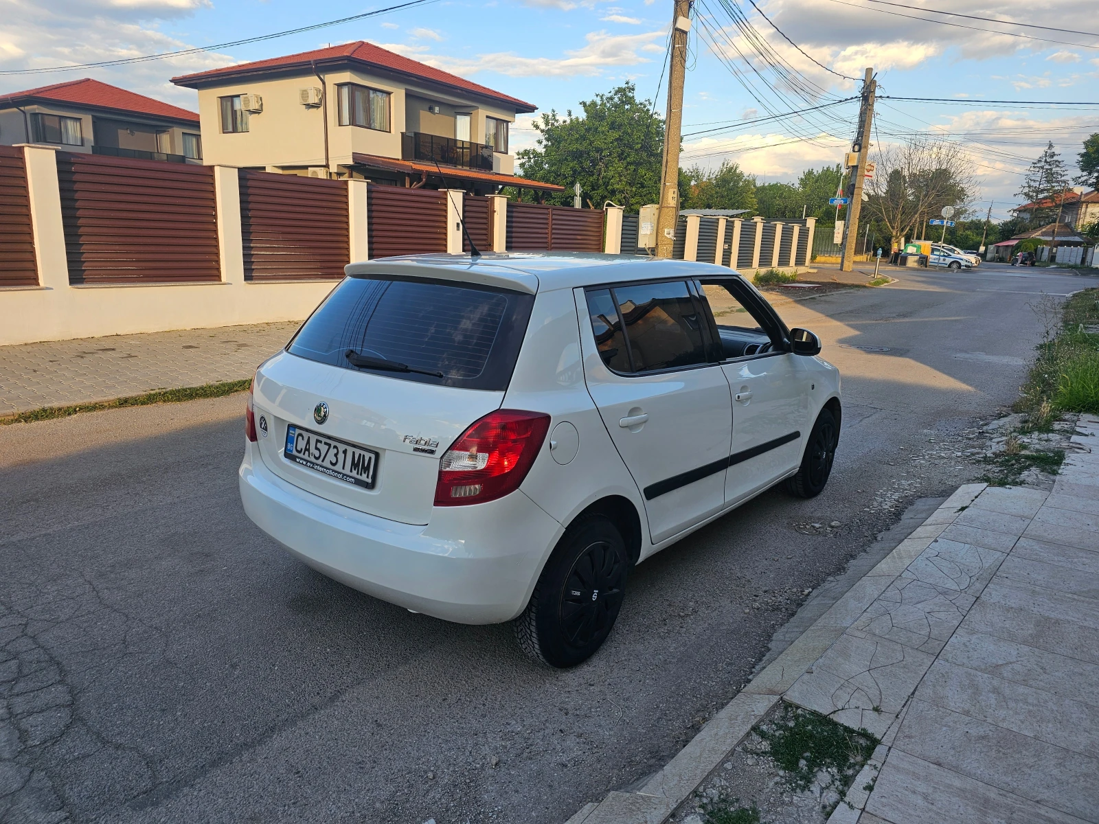 Skoda Fabia Гаражна-клима, снимка 9 - Автомобили и джипове - 55270622