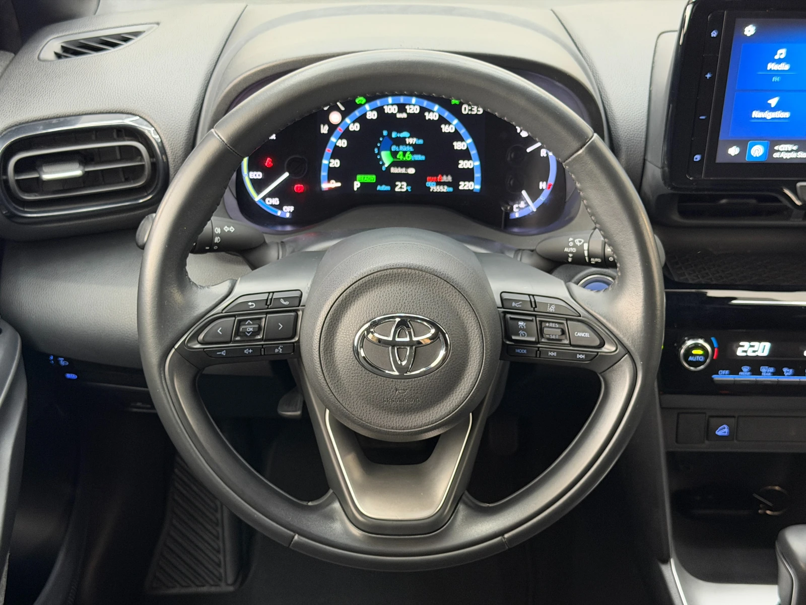 Toyota Yaris Cross 1.5 Hybrid 4х4* С ПЪЛНА СЕРВИЗНА ИСТОРИЯ В TOYOTA , снимка 10 - Автомобили и джипове - 55654498