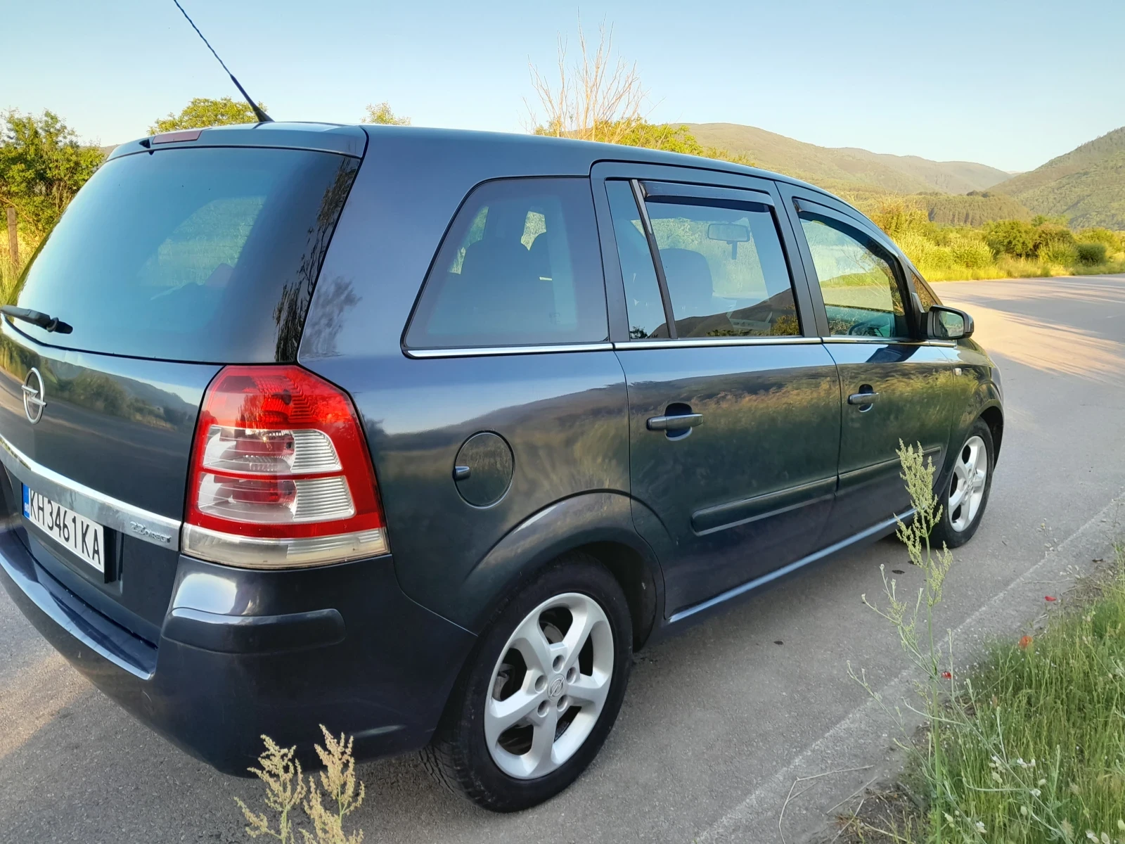 Opel Zafira, снимка 3 - Автомобили и джипове - 55742814