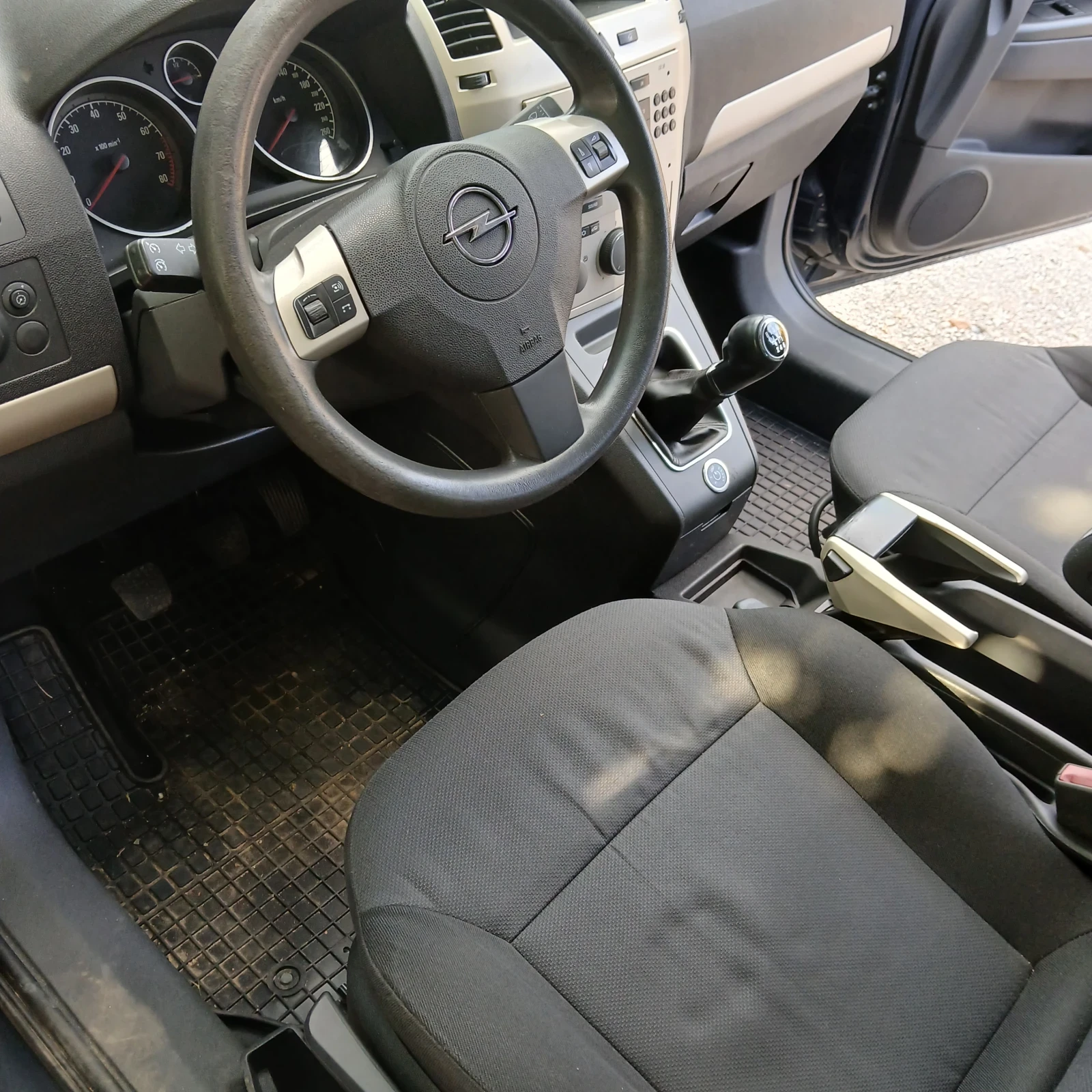 Opel Zafira, снимка 6 - Автомобили и джипове - 55742814