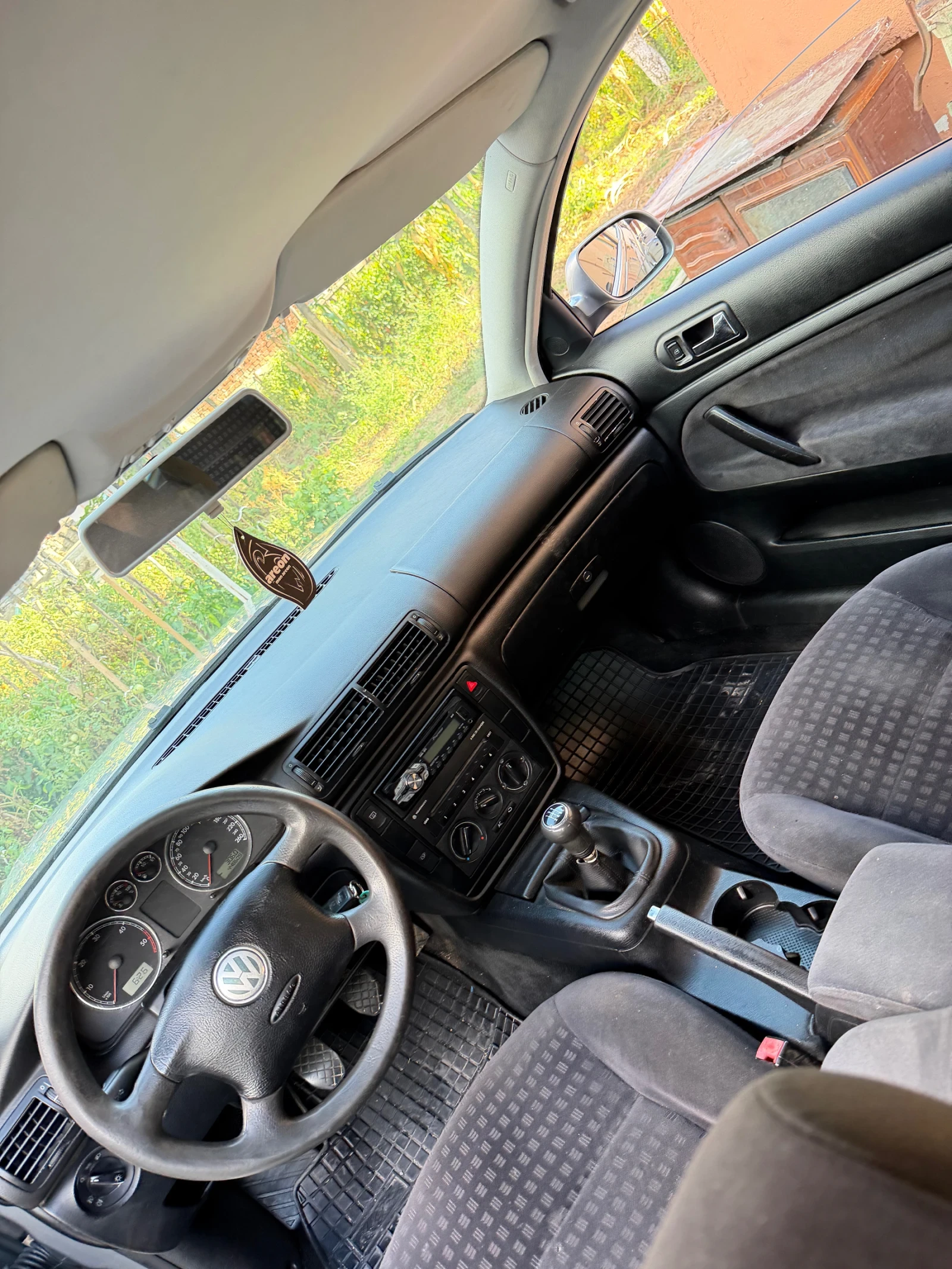 VW Passat 1.9tdi 131hp, снимка 9 - Автомобили и джипове - 55976803