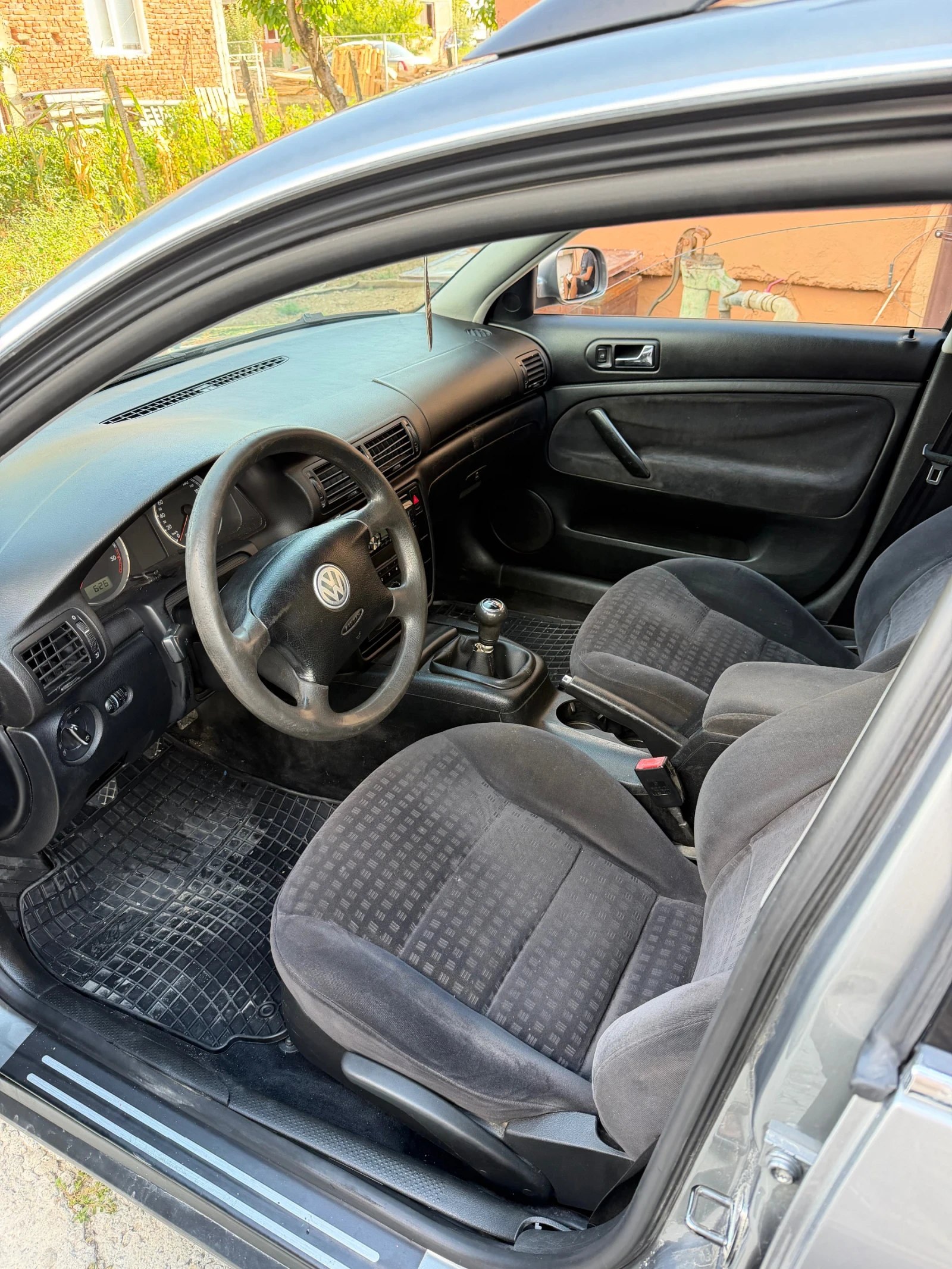 VW Passat 1.9tdi 131hp, снимка 11 - Автомобили и джипове - 55976803