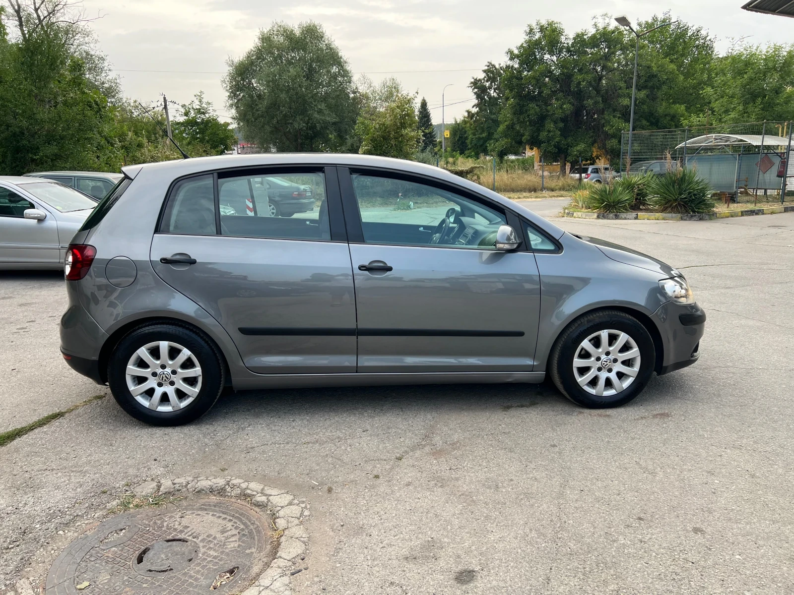 VW Golf Plus 1.9TDI  105к.с.ОБСЛУЖЕН , снимка 16 - Автомобили и джипове - 55866751