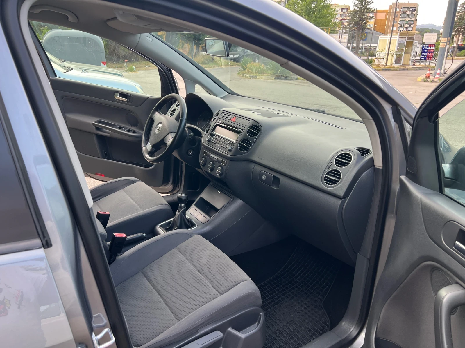 VW Golf Plus 1.9TDI  105к.с.ОБСЛУЖЕН , снимка 9 - Автомобили и джипове - 55866751