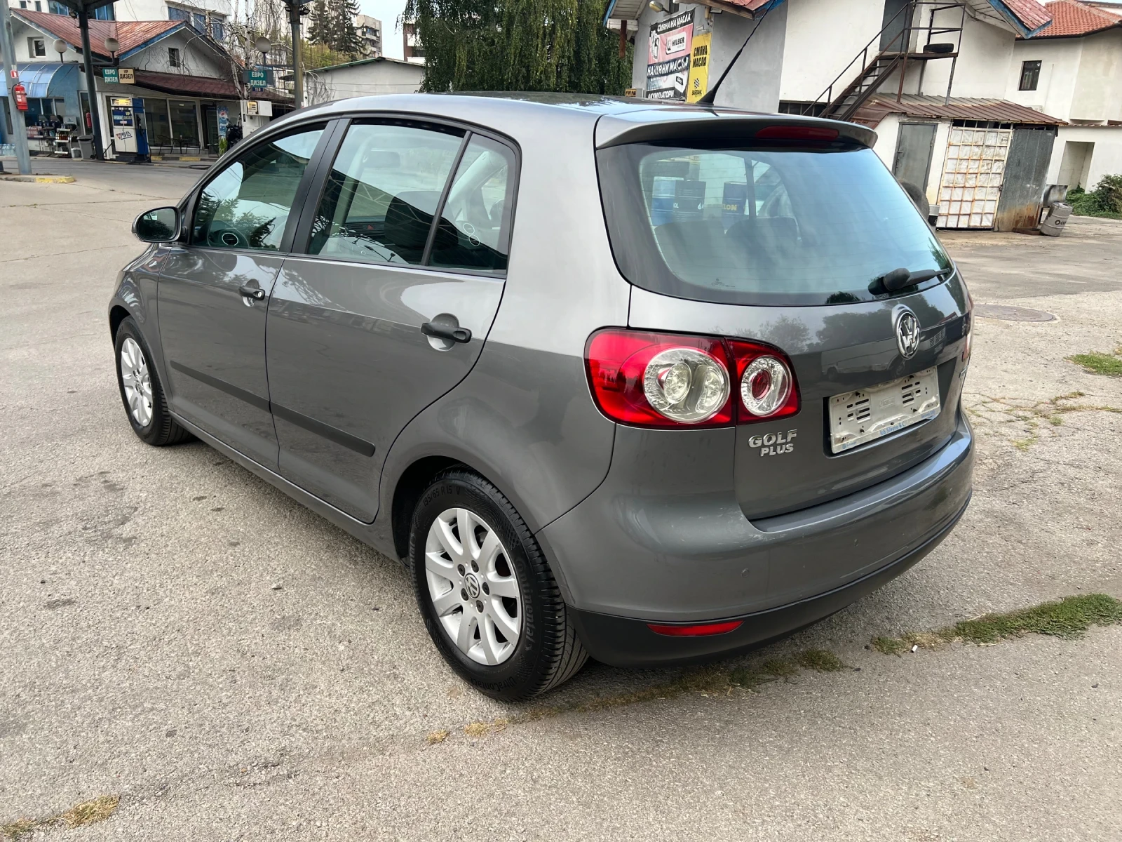 VW Golf Plus 1.9TDI  105к.с.ОБСЛУЖЕН , снимка 2 - Автомобили и джипове - 55866751