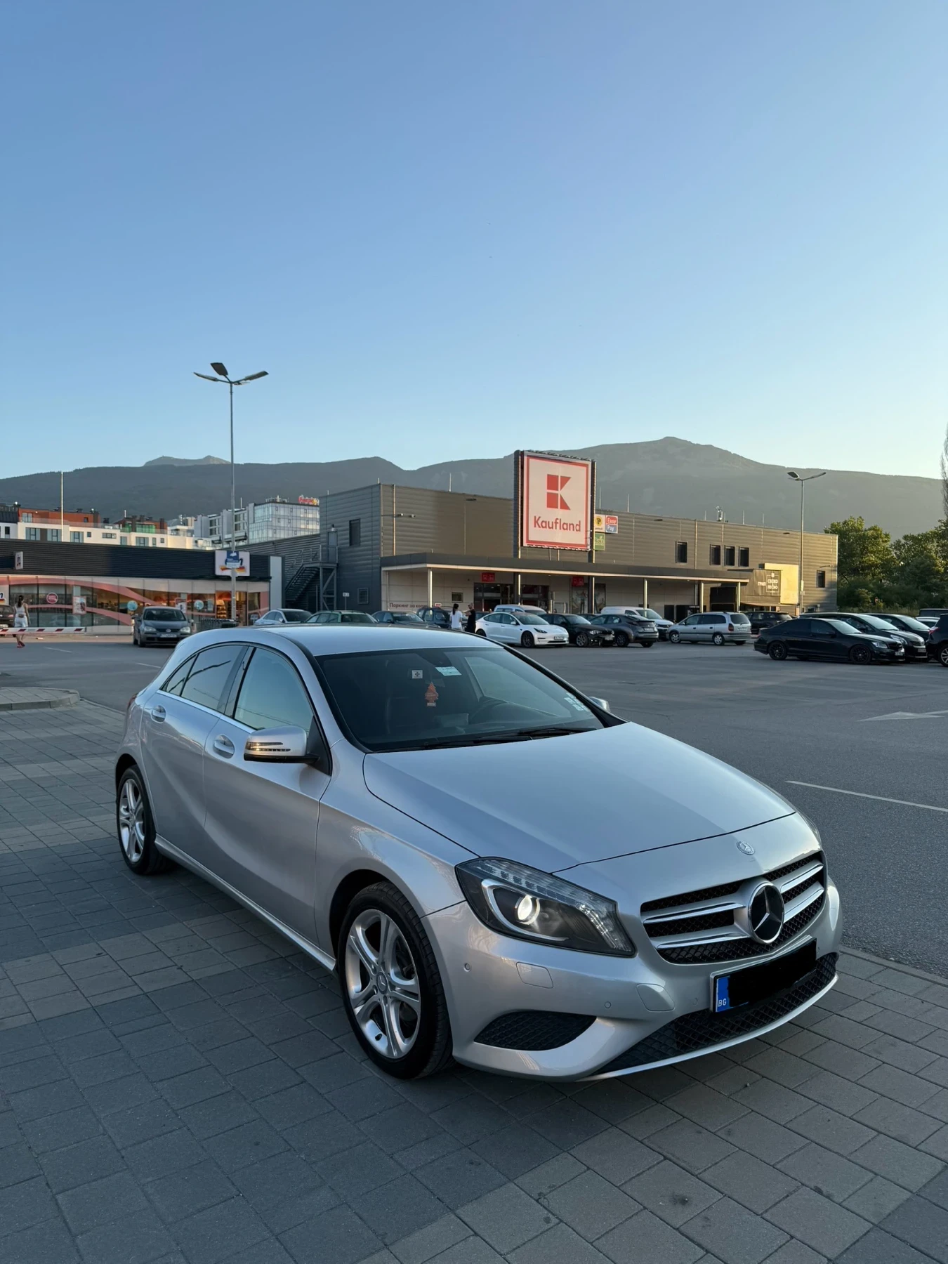 Mercedes-Benz A 180, снимка 3 - Автомобили и джипове - 56159909