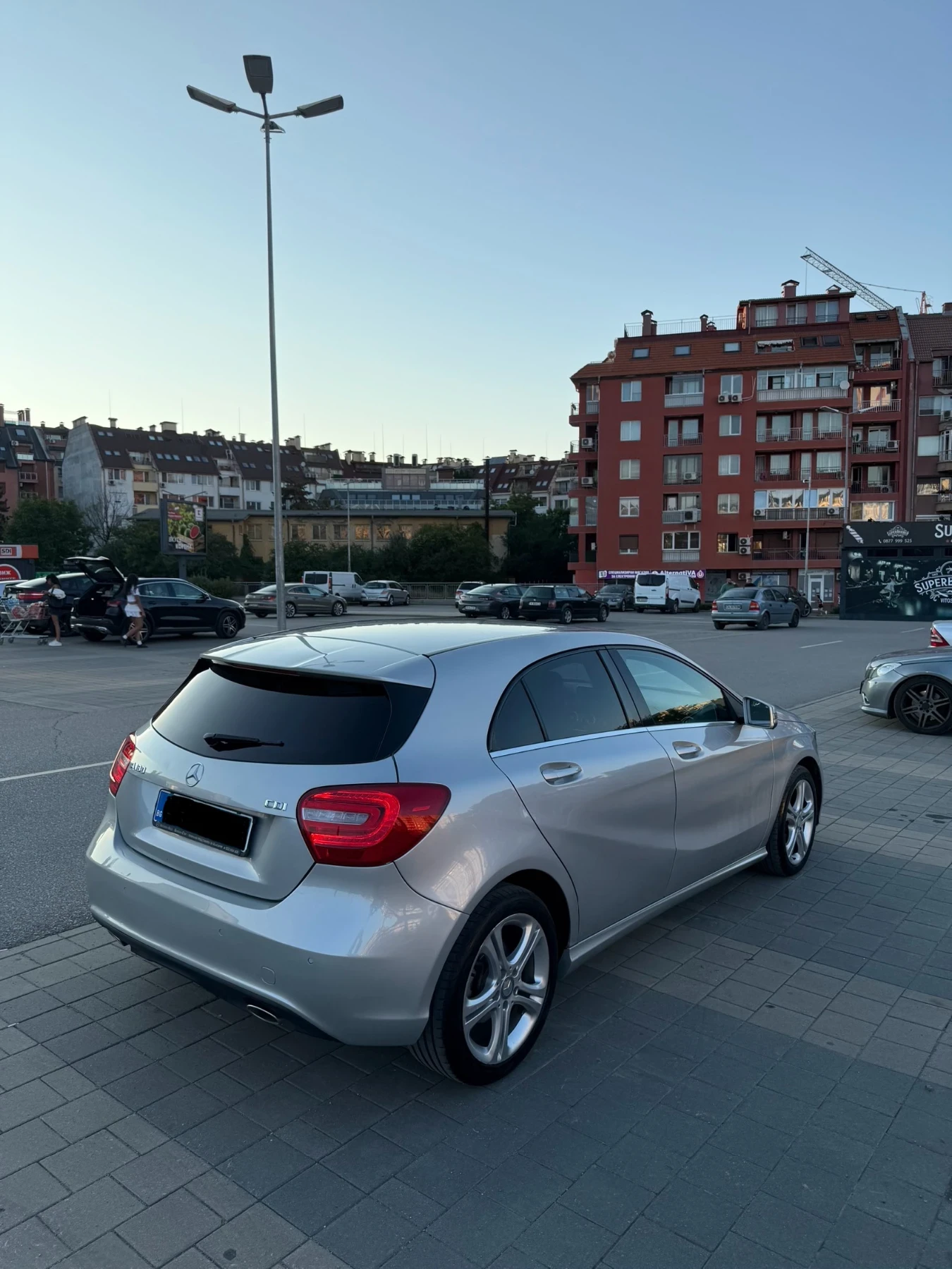 Mercedes-Benz A 180, снимка 5 - Автомобили и джипове - 56159909