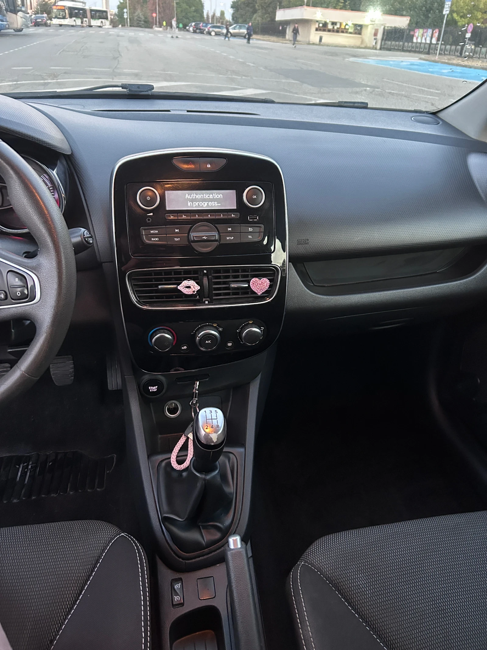 Renault Clio, снимка 7 - Автомобили и джипове - 56319010