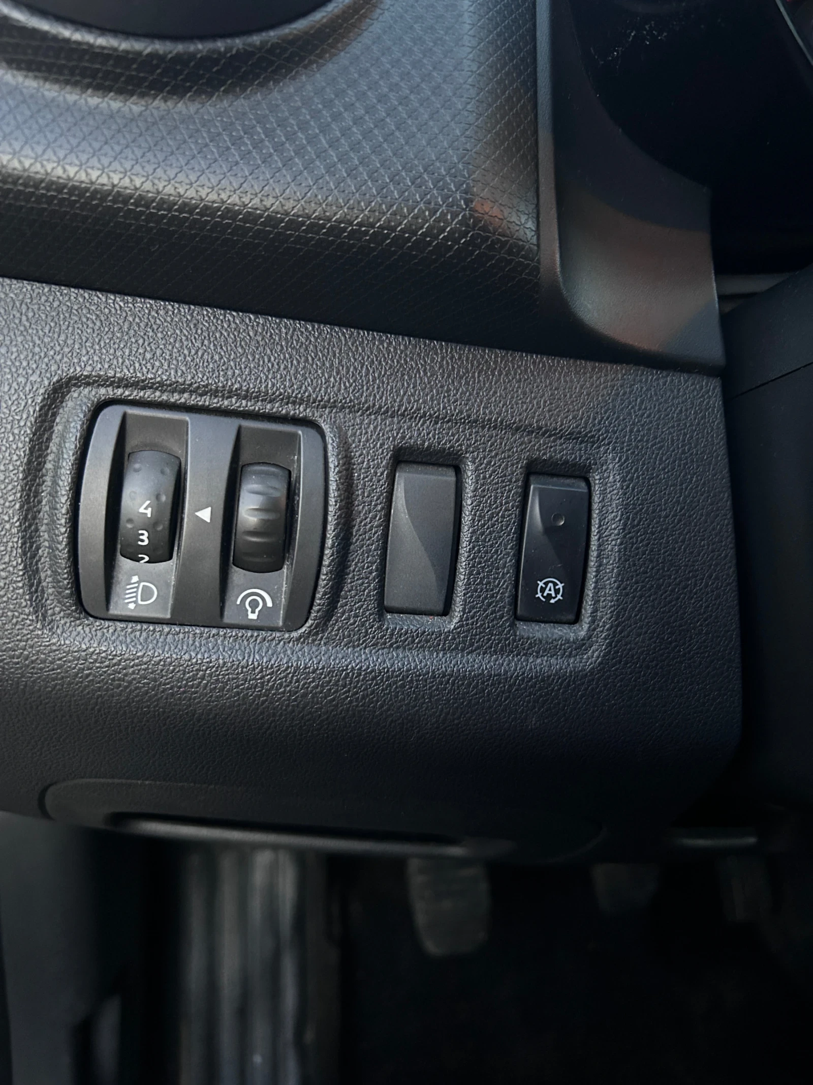 Renault Clio, снимка 9 - Автомобили и джипове - 56319010