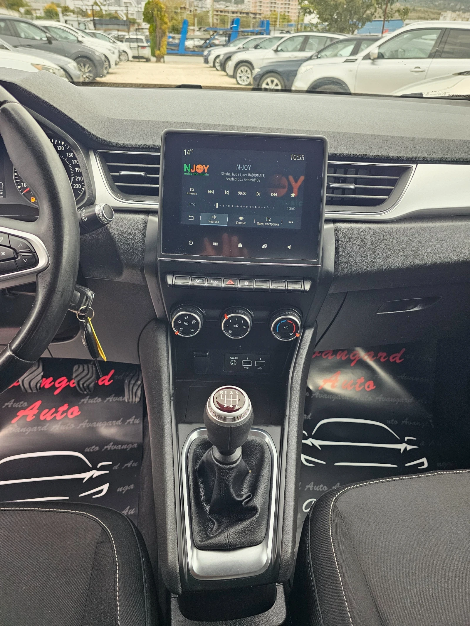 Renault Captur 1.5dCi, 95к.с., снимка 11 - Автомобили и джипове - 56516732