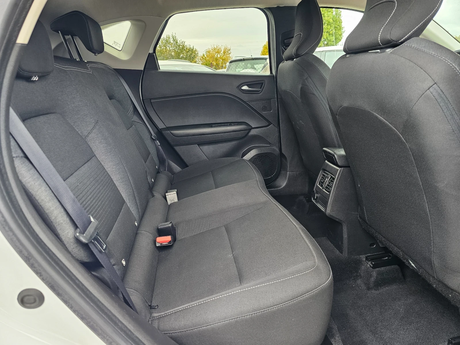 Renault Captur 1.5dCi, 95к.с., снимка 10 - Автомобили и джипове - 56516732