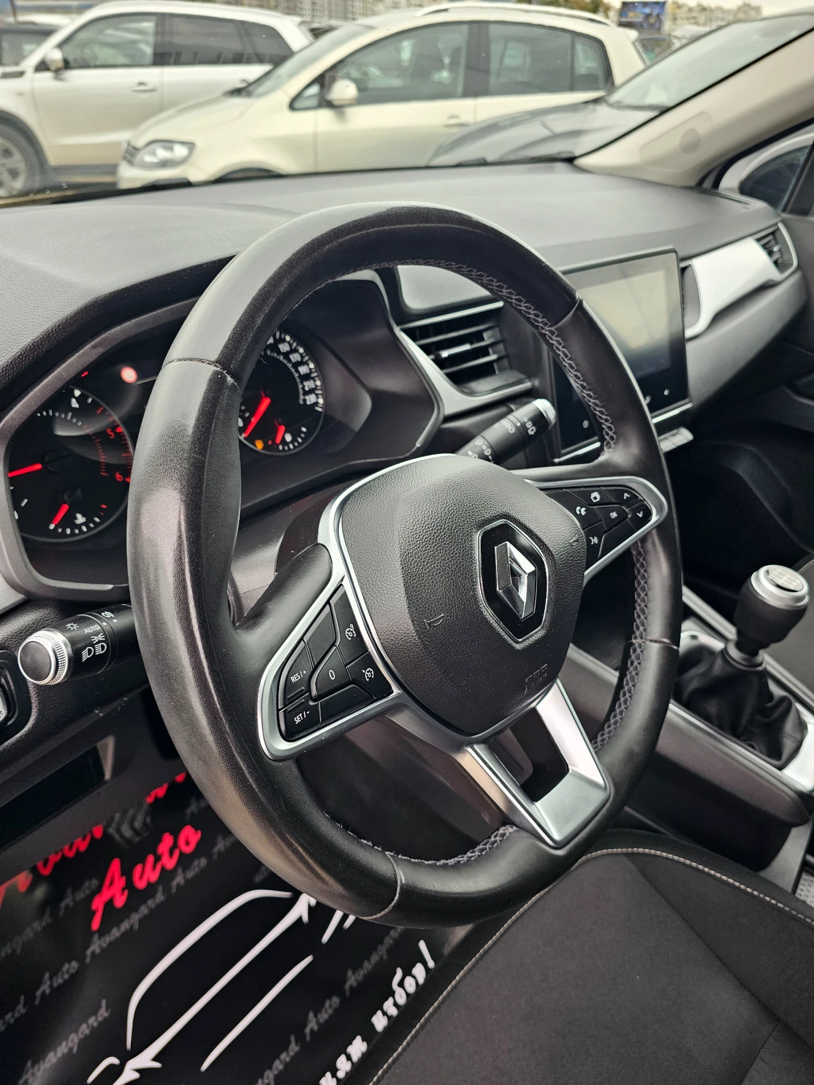 Renault Captur 1.5dCi, 95к.с., снимка 12 - Автомобили и джипове - 56516732