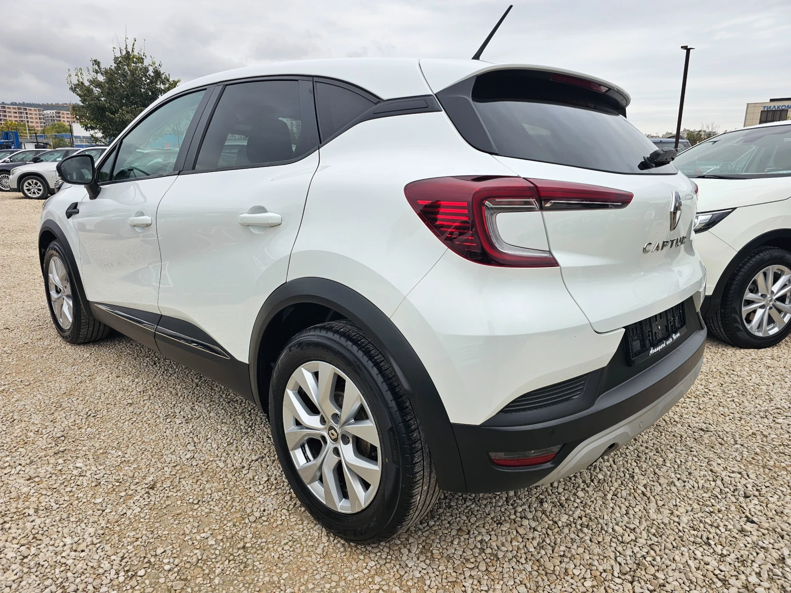 Renault Captur 1.5dCi, 95к.с., снимка 6 - Автомобили и джипове - 56516732