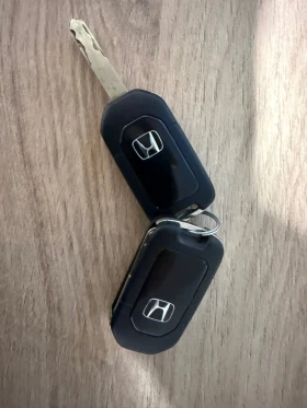 Honda Cr-v 2.2 Дизел-4х4 - 21500 лв. / 10992.78 € - 28731033 14