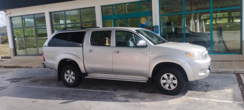 Toyota Hilux, снимка 1 - Автомобили и джипове - 46566197