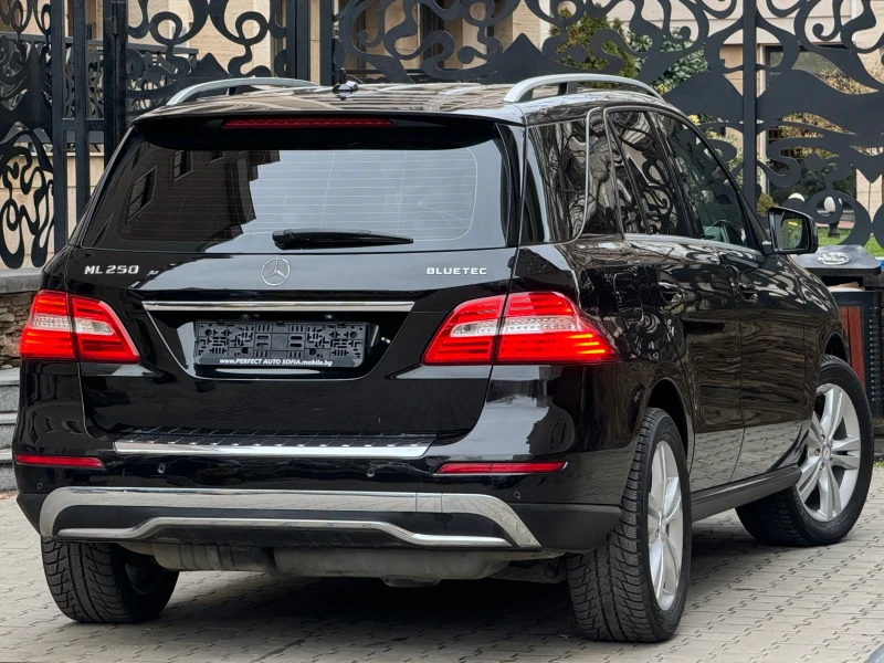 Mercedes-Benz ML 250 2.5D-7G-ЕЛ/КОЖЕН-САЛОН-НАВИ-КАМЕРА-ОТЛИЧЕН-259КМ , снимка 5 - Автомобили и джипове - 48263597