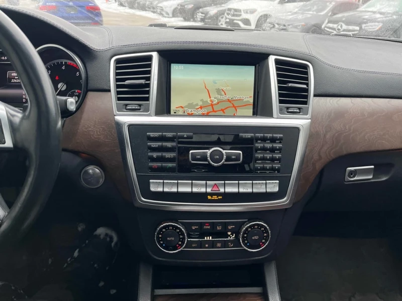 Mercedes-Benz GL 350 2015 4MATIC * ПРЕДСТАВИТЕЛСТВО НА MERCEDES* , снимка 9 - Автомобили и джипове - 53018969