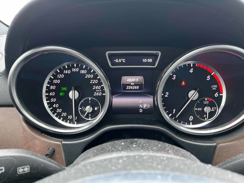 Mercedes-Benz GL 350 2015 4MATIC * ПРЕДСТАВИТЕЛСТВО НА MERCEDES* , снимка 8 - Автомобили и джипове - 53018969