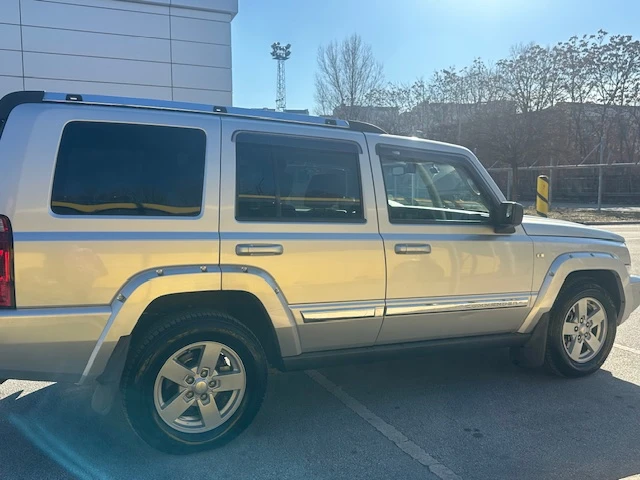 Jeep Commander, снимка 8 - Автомобили и джипове - 48851452