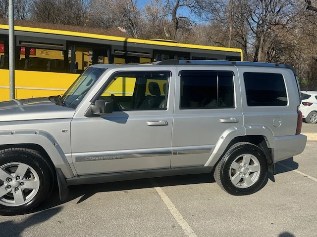 Jeep Commander, снимка 4 - Автомобили и джипове - 48851452