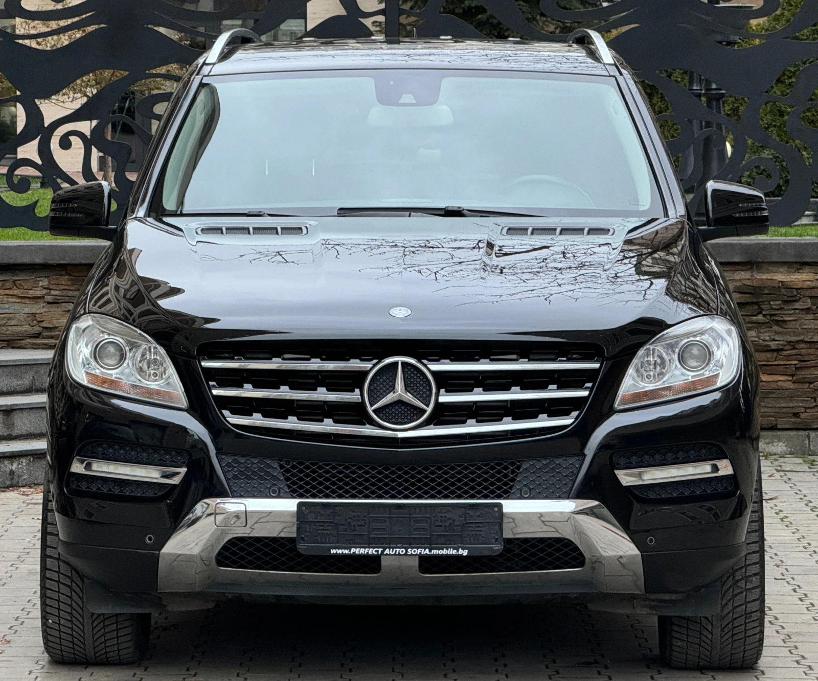 Mercedes-Benz ML 250 2.5D-7G-ЕЛ/КОЖЕН-САЛОН-НАВИ-КАМЕРА-ОТЛИЧЕН-259КМ  - изображение 7