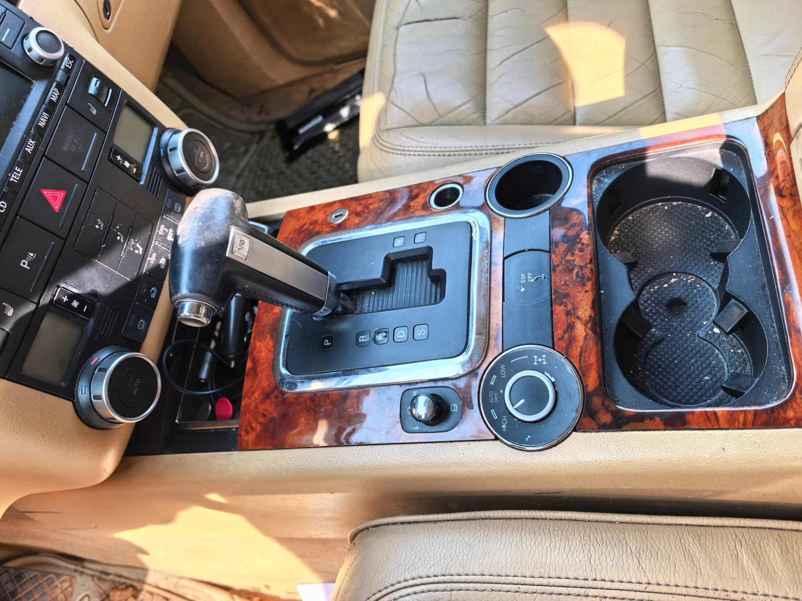 VW Touareg 3.0V6, 224 к. С Не пали! , снимка 5 - Автомобили и джипове - 53868688