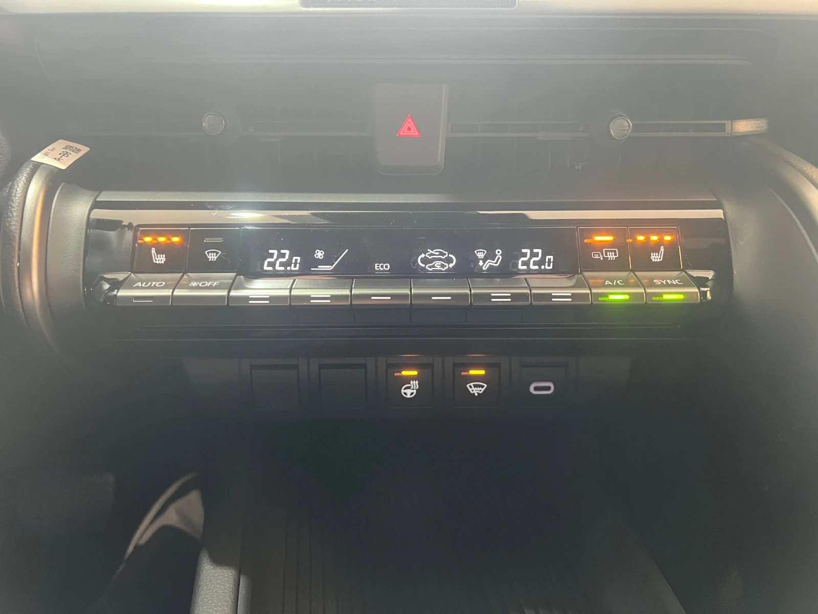 Toyota C-HR 1.8 HEV CLUB Bi-tone, снимка 8 - Автомобили и джипове - 53894518