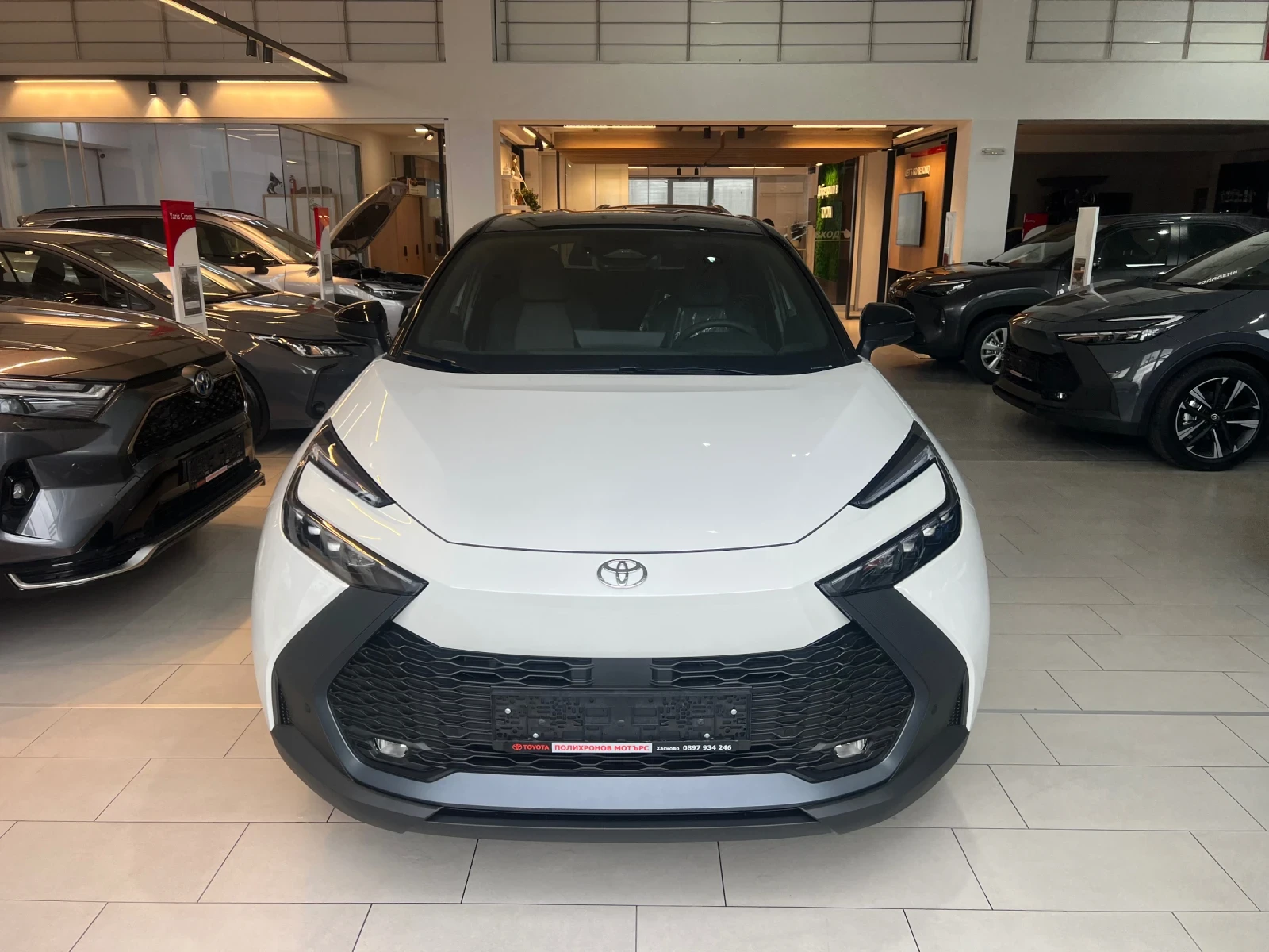 Toyota C-HR 1.8 HEV CLUB Bi-tone | Auto.bg — изображение 1