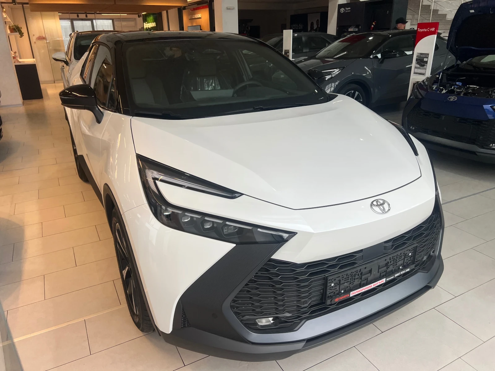 Toyota C-HR 1.8 HEV CLUB Bi-tone, снимка 3 - Автомобили и джипове - 53894518