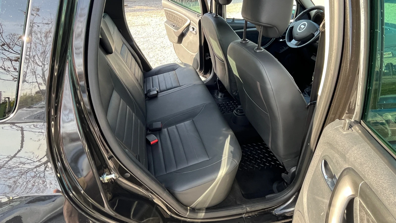Dacia Duster 1.2 Tce кожа навигация, снимка 12 - Автомобили и джипове - 54379251