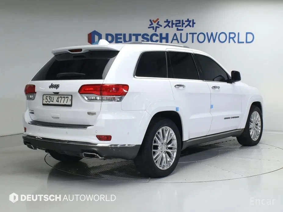 Jeep Grand cherokee 3.0 Diesel SUMMIT, снимка 2 - Автомобили и джипове - 54493908