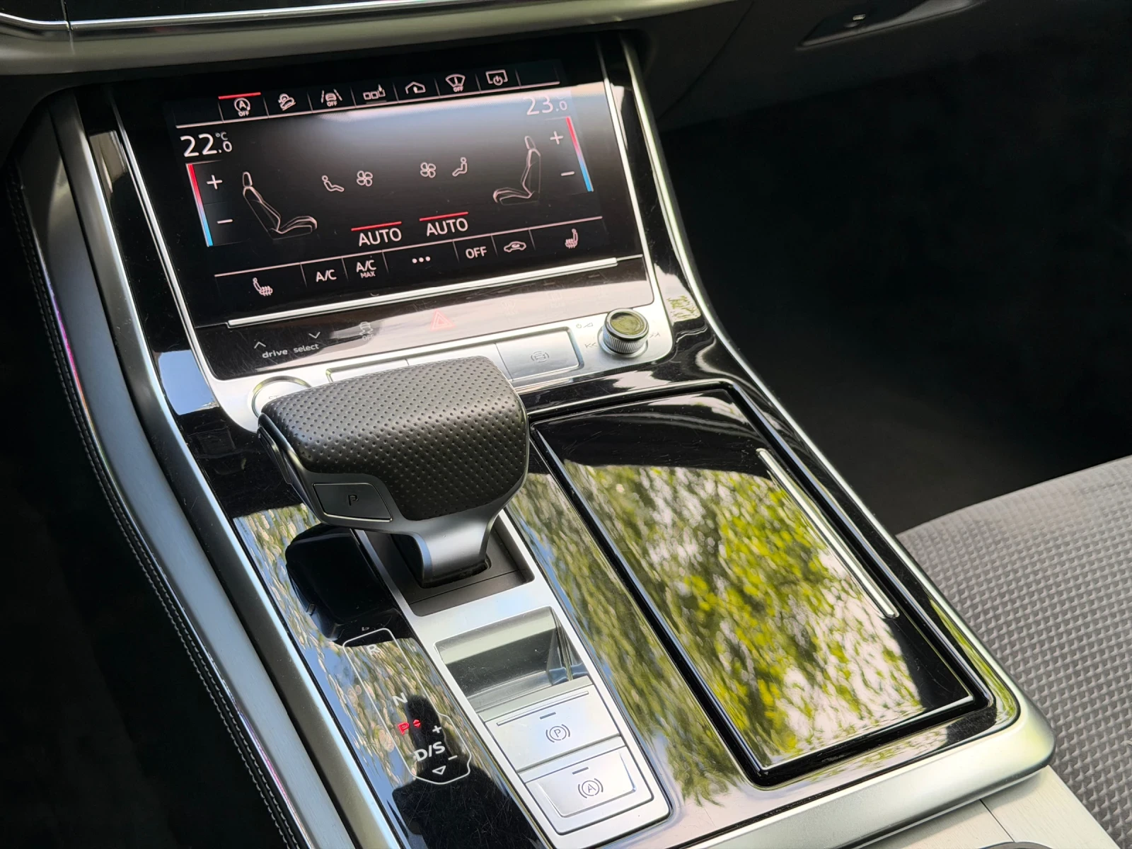 Audi Q8 5.0TDI / MATRIX / S-LINE, снимка 14 - Автомобили и джипове - 54569219