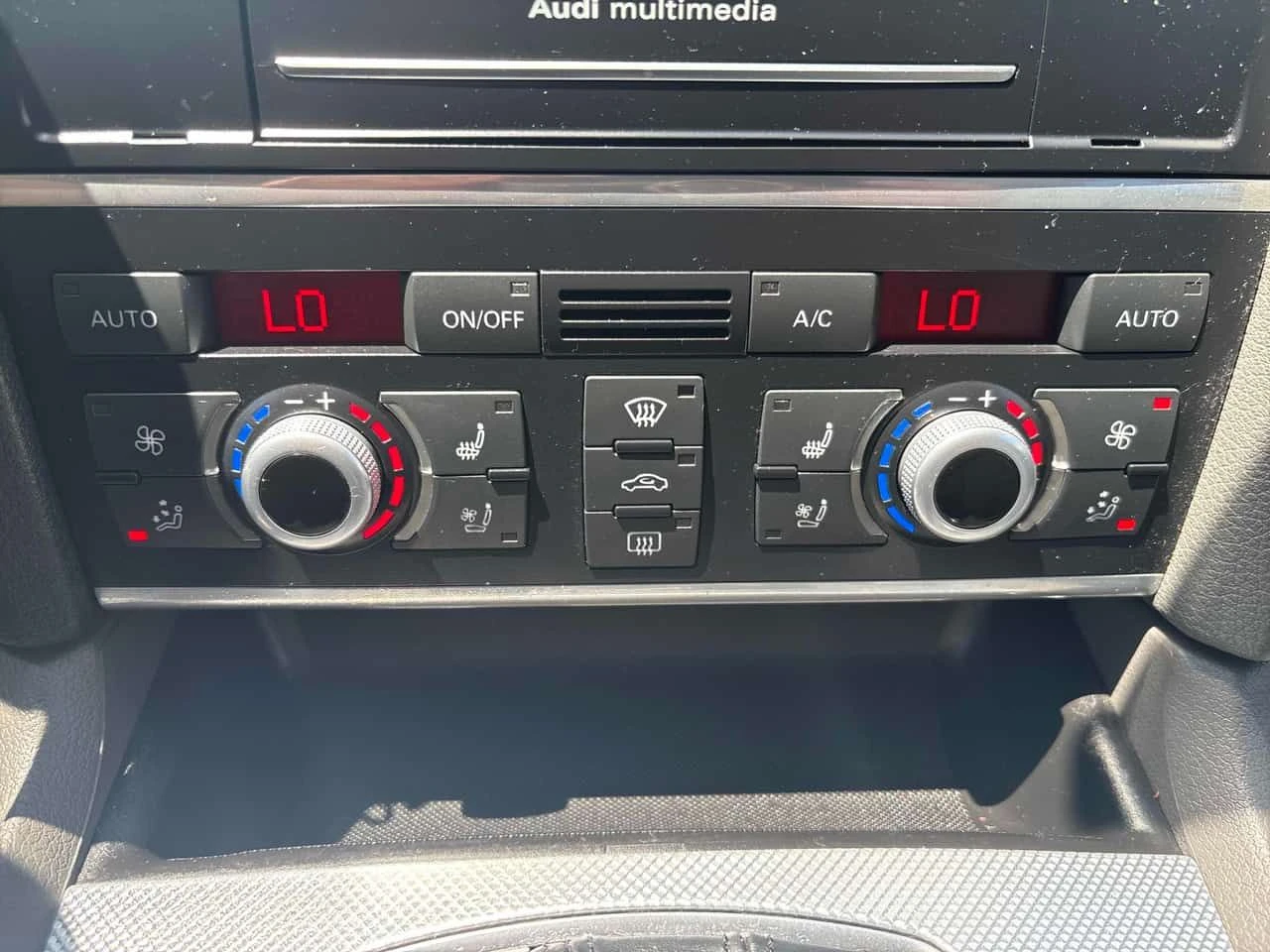 Audi Q7 * 3.0L TDI Premium * CARFAX * ЦЕНА ДО БГ, снимка 11 - Автомобили и джипове - 54854847