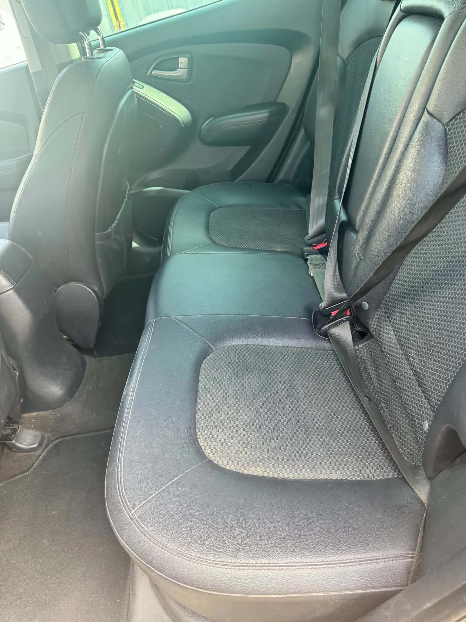 Hyundai IX35 2.0 CRDI PREMIUM PACK, снимка 11 - Автомобили и джипове - 54909563
